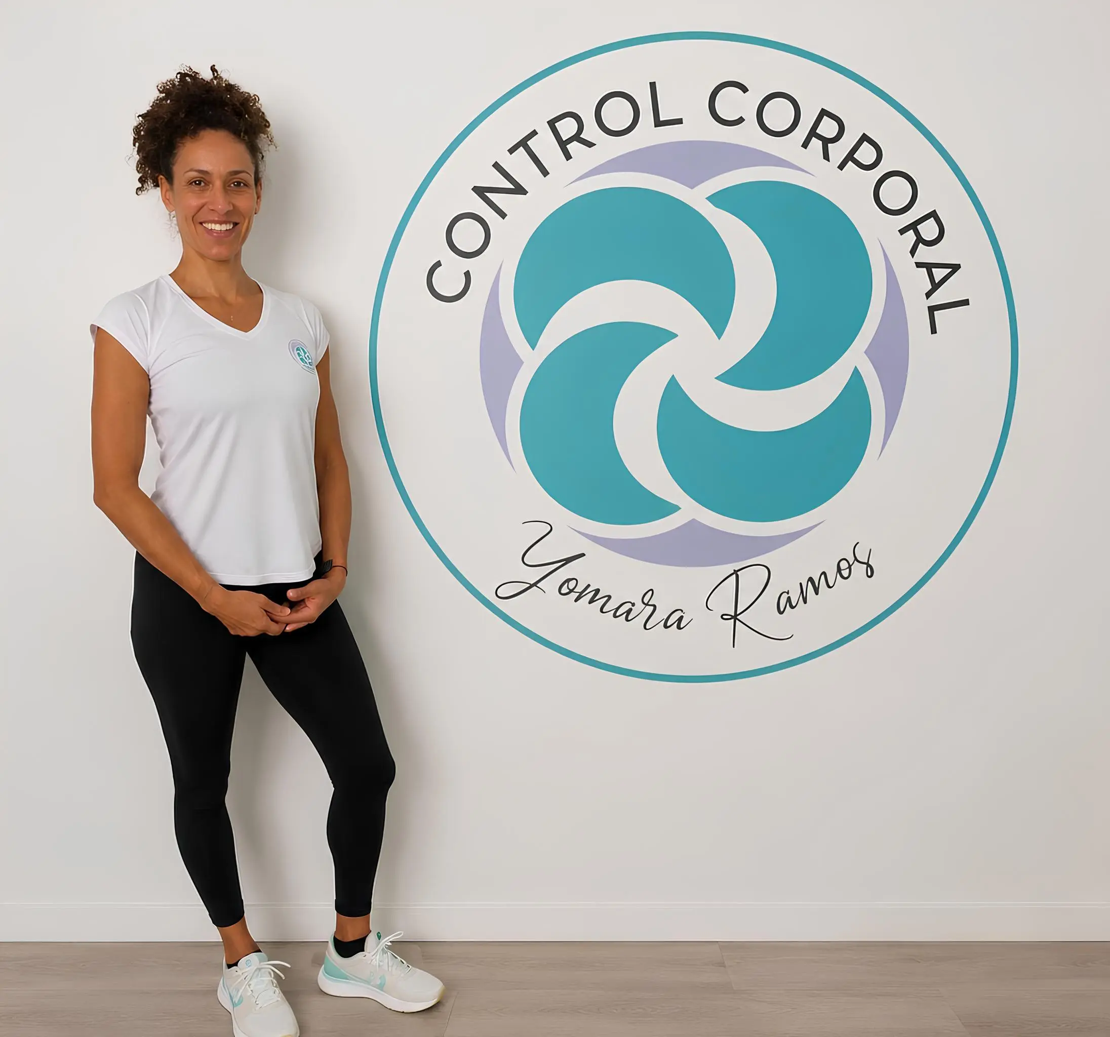 Yomara Ramos, responsable de CONTROL CORPORAL, en la sala del centro